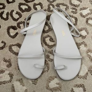 Brand new Tkees Mia Napa 40